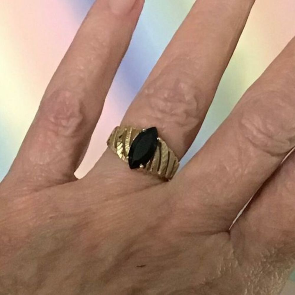 14K Vintage Beverly Hills Gold & Onyx Ring Size‎ 7